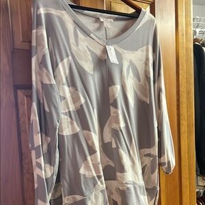 LOFT Gray and Cream Floral Top